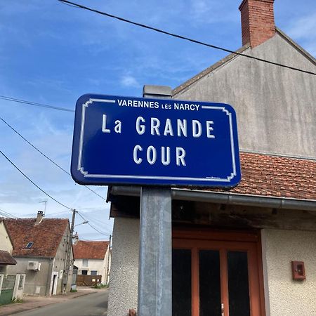 Logis Cote Cour Varennes-les-Narcy Exterior foto