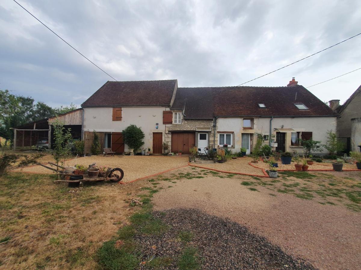 Logis Cote Cour Varennes-les-Narcy Exterior foto