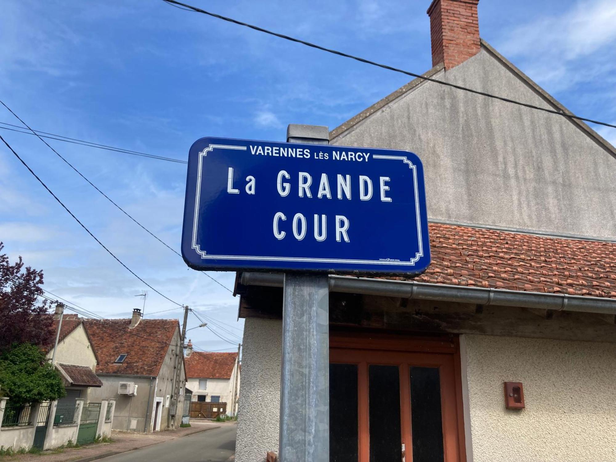 Logis Cote Cour Varennes-les-Narcy Exterior foto